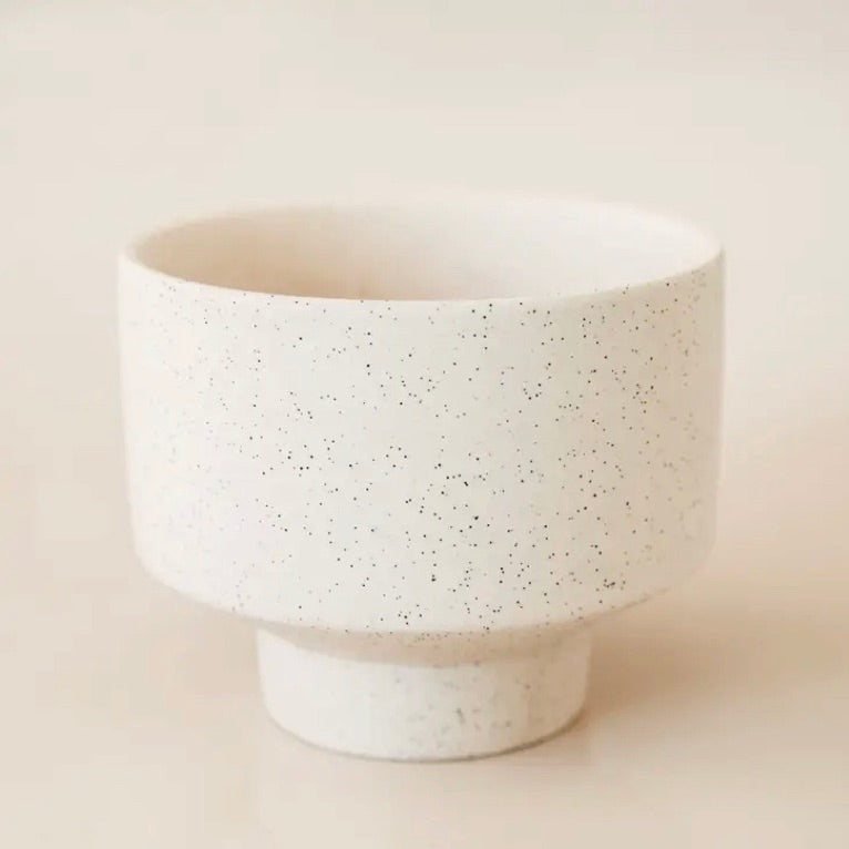 Speckle Footed Ivory Pot