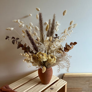 
                
                    Load image into Gallery viewer, Everlasting Dried Floral Arrangement
                
            